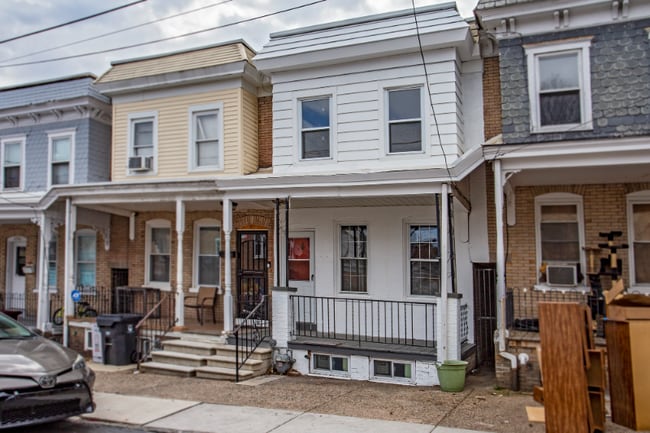 property at 1210 Elm St