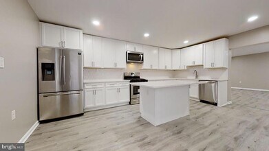 8304 Maplewood Dr in Manassas, VA - Building Photo - Building Photo