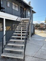 1521 Cobb Ln in Las Vegas, NV - Building Photo