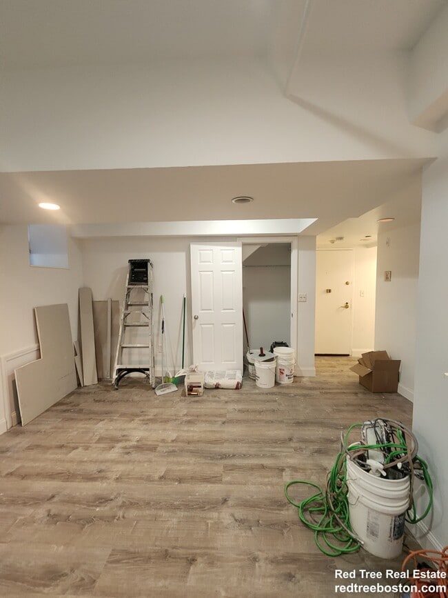 51 Kilmarnock St, Unit A in Boston, MA - Building Photo - Building Photo