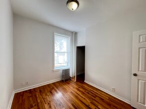 400 Woodlawn Ave in Jersey City, NJ - Building Photo - Building Photo