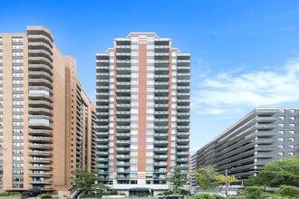 570 Laurier Av W in Ottawa, ON - Building Photo - Building Photo