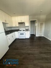 5859 1/2 West Blvd in Los Angeles, CA - Building Photo - Building Photo