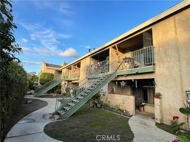 3275 E Artesia Blvd in Long Beach, CA - Building Photo - Building Photo