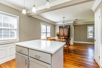 2224 Harrodsburg Rd in Lexington, KY - Building Photo - Building Photo