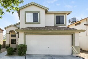 10013 W Montecito Ave in Phoenix, AZ - Building Photo