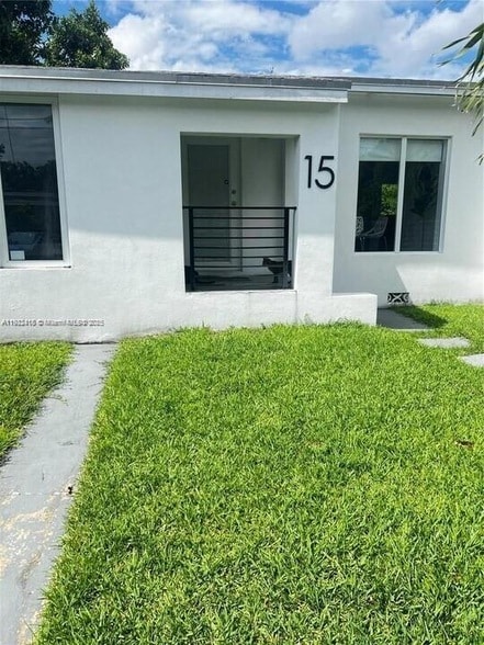 15 NW 52nd St in Miami, FL - Building Photo - Building Photo