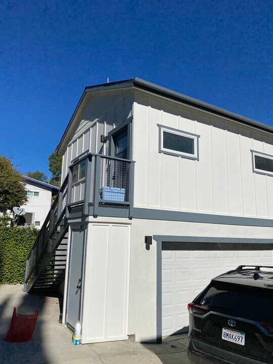 5322 Tendilla Ave in Woodland Hills, CA - Building Photo