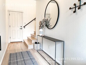 7399 NE Stonewater St in Hillsboro, OR - Building Photo - Building Photo