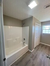 2042 Jonathan Dr in Baneberry, TN - Building Photo - Building Photo