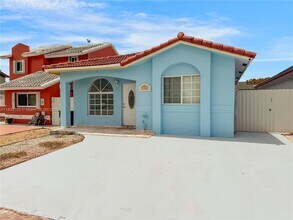 1382 SE 11th Pl in Homestead, FL - Building Photo - Building Photo