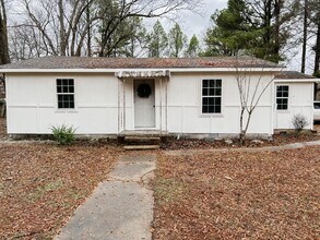 205 E Matthews St in Brookland, AR - Building Photo - Building Photo