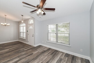 7625 Dover Cliff Dr S in Jacksonville, FL - Building Photo - Building Photo