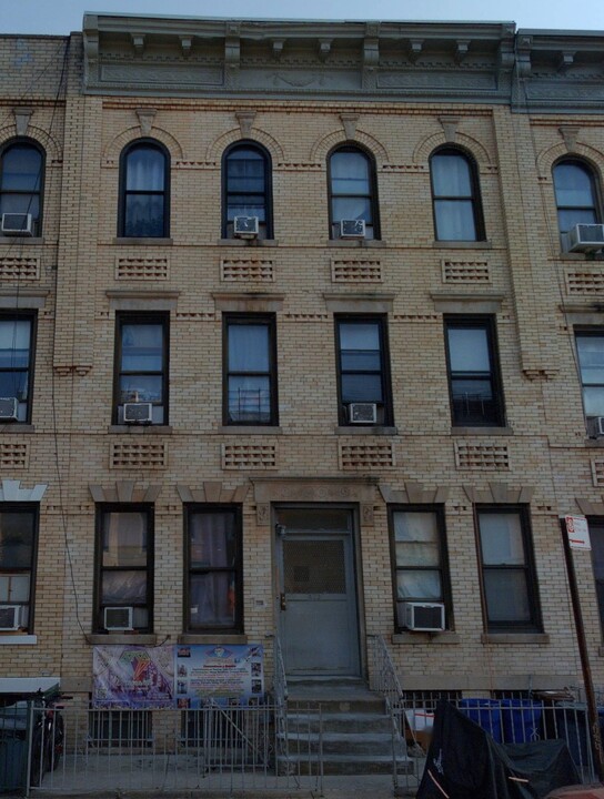 423 Bay Ridge Ave in Brooklyn, NY - Building Photo