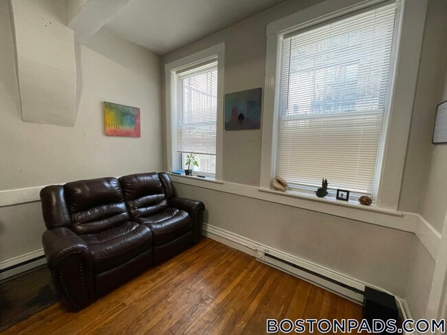 161 Endicott St, Unit 1R in Boston, MA - Building Photo - Building Photo