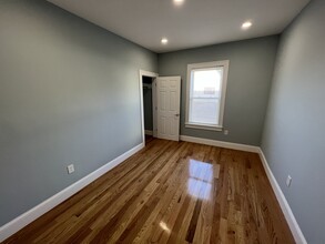 371 Beacon St, Unit 6 in Somerville, MA - Building Photo - Building Photo