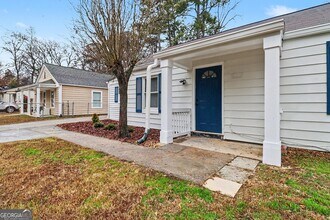2160 Dowdell Dr in Chamblee, GA - Building Photo - Building Photo