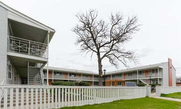 Delaware Plaza Apartments in Norfolk, VA - Building Photo - Building Photo