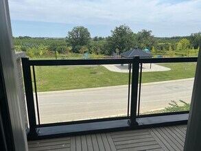 Looking for Tenants in Brampton, ON - Building Photo - Building Photo
