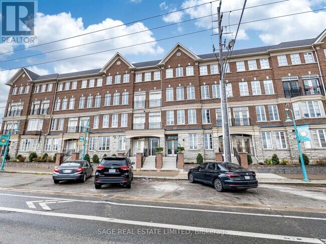 3531 Lake Shore Blvd W in Toronto, ON - Building Photo - Building Photo