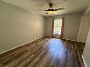 8215 Ibis Club Dr in Naples, FL - Foto de edificio - Building Photo