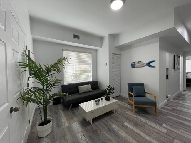 29 Oviedo Ave in Coral Gables, FL - Building Photo - Building Photo