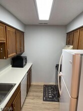 4805 Ravens Crest Dr in Plainsboro, NJ - Building Photo - Building Photo
