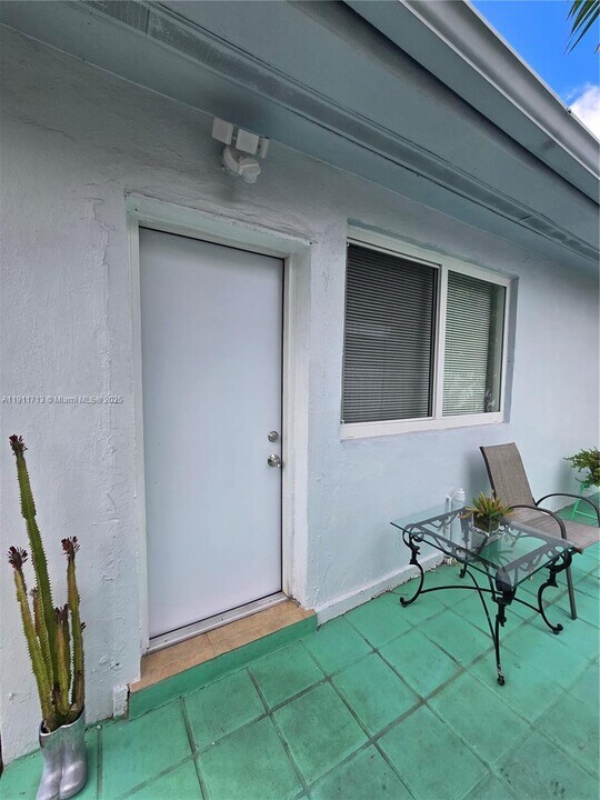 445 NW 125th St in North Miami, FL - Building Photo