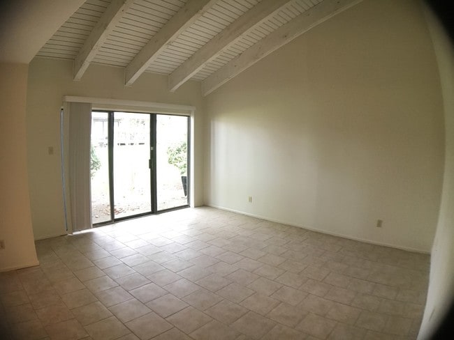 1905 West Ln in Kerrville, TX - Building Photo - Building Photo