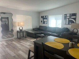 161 NE 15th Ter in Boca Raton, FL - Building Photo