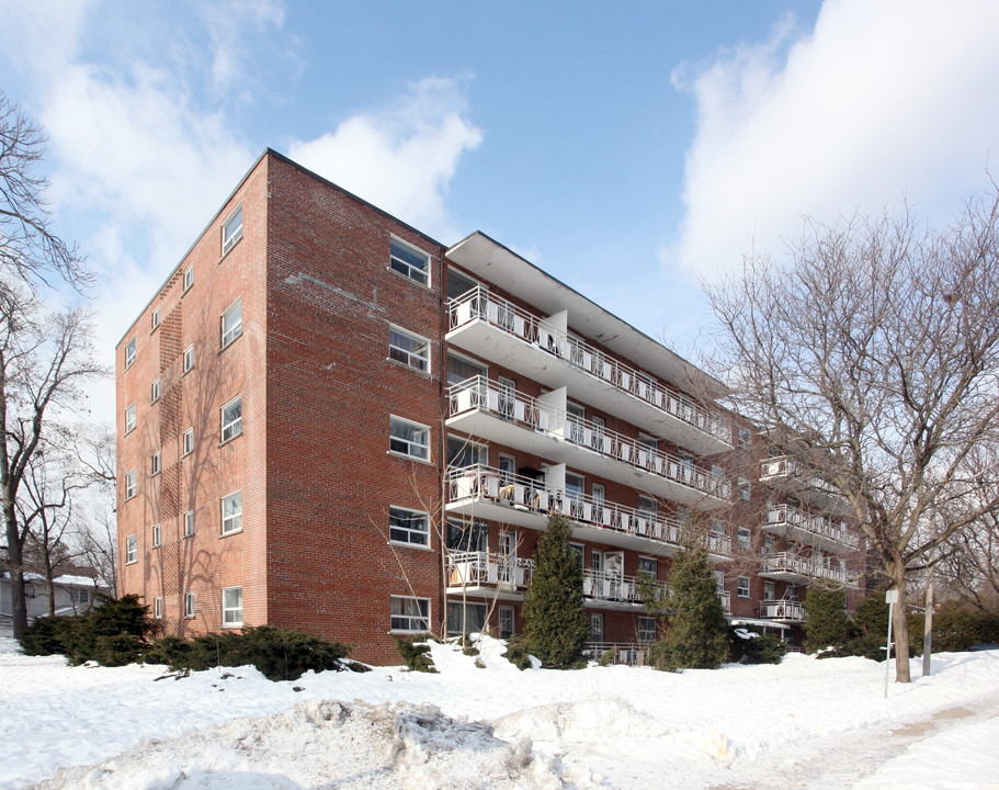 New Lorne Apartments in Burlington, ON - Building Photo