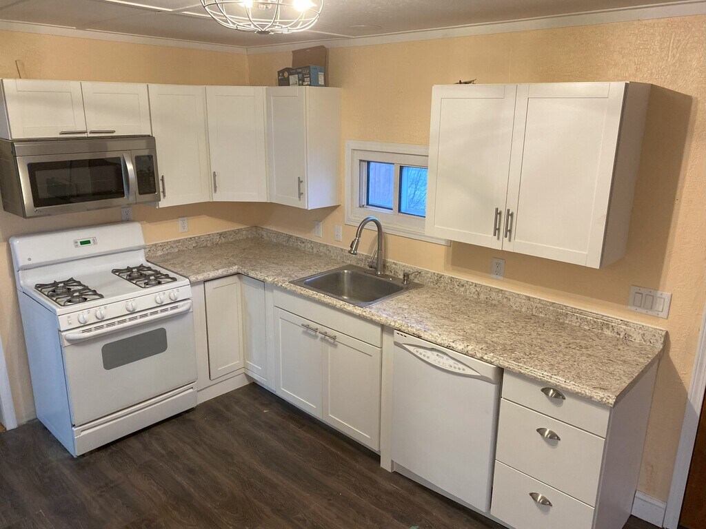 1008 W 2nd St Rentals in Valentine, NE