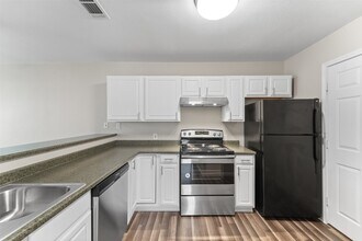 512 Hollyhock st in Prairie View, TX - Building Photo - Building Photo