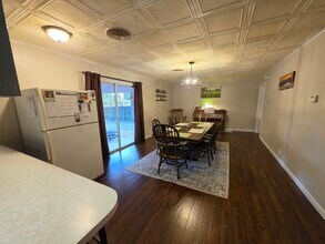 1803 Jefferson St in Commerce, TX - Foto de edificio - Building Photo