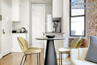 214 E 25th St in New York, NY - Foto de edificio - Building Photo