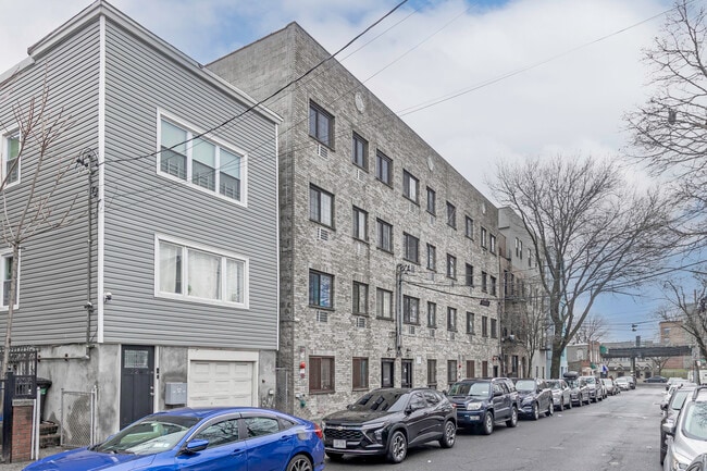 720-724 E 217th