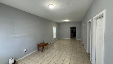 1111 W 5th St in Hastings, NE - Building Photo - Building Photo