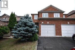 5468 Palmerston Crescent in Mississauga, ON - Building Photo
