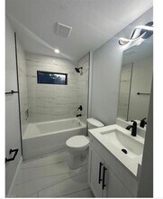 2803 49th St W in Lehigh Acres, FL - Foto de edificio - Building Photo