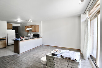 2716 W Polk St-Unit -2 in Chicago, IL - Building Photo - Building Photo