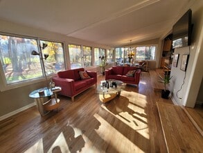 11810 N Schwemer Ln in Mequon, WI - Foto de edificio - Building Photo