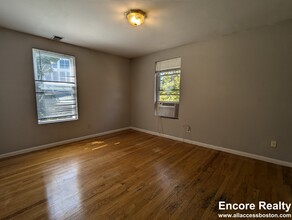 346 Putnam Ave, Unit 3 in Cambridge, MA - Building Photo - Building Photo