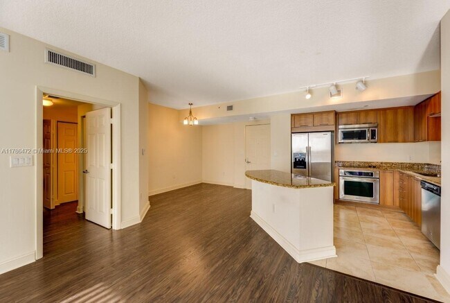 510 NW 84th Ave in Plantation, FL - Building Photo - Building Photo