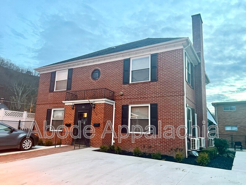 116 Cumberland Ct in Pikeville, KY - Building Photo