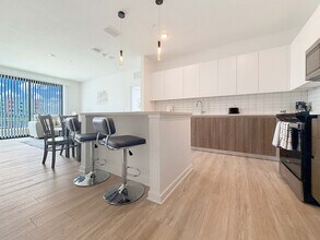 12122 54th Dr E in Bradenton, FL - Foto de edificio - Building Photo