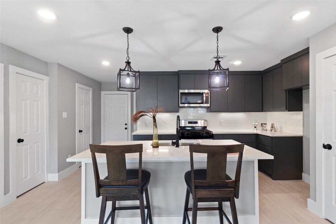 9946 Lanewell St in Houston, TX - Building Photo