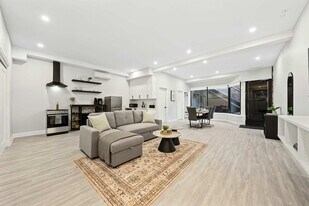 894 College St, Unit SI ID1524851P in Toronto, ON - Building Photo