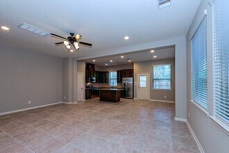 158 Biltmore Loop in Montgomery, TX - Building Photo - Building Photo