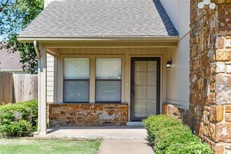 7008 S 78th E Ave in Tulsa, OK - Building Photo - Building Photo