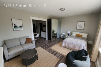 2468.5 Summit St in Columbus, OH - Building Photo - Building Photo